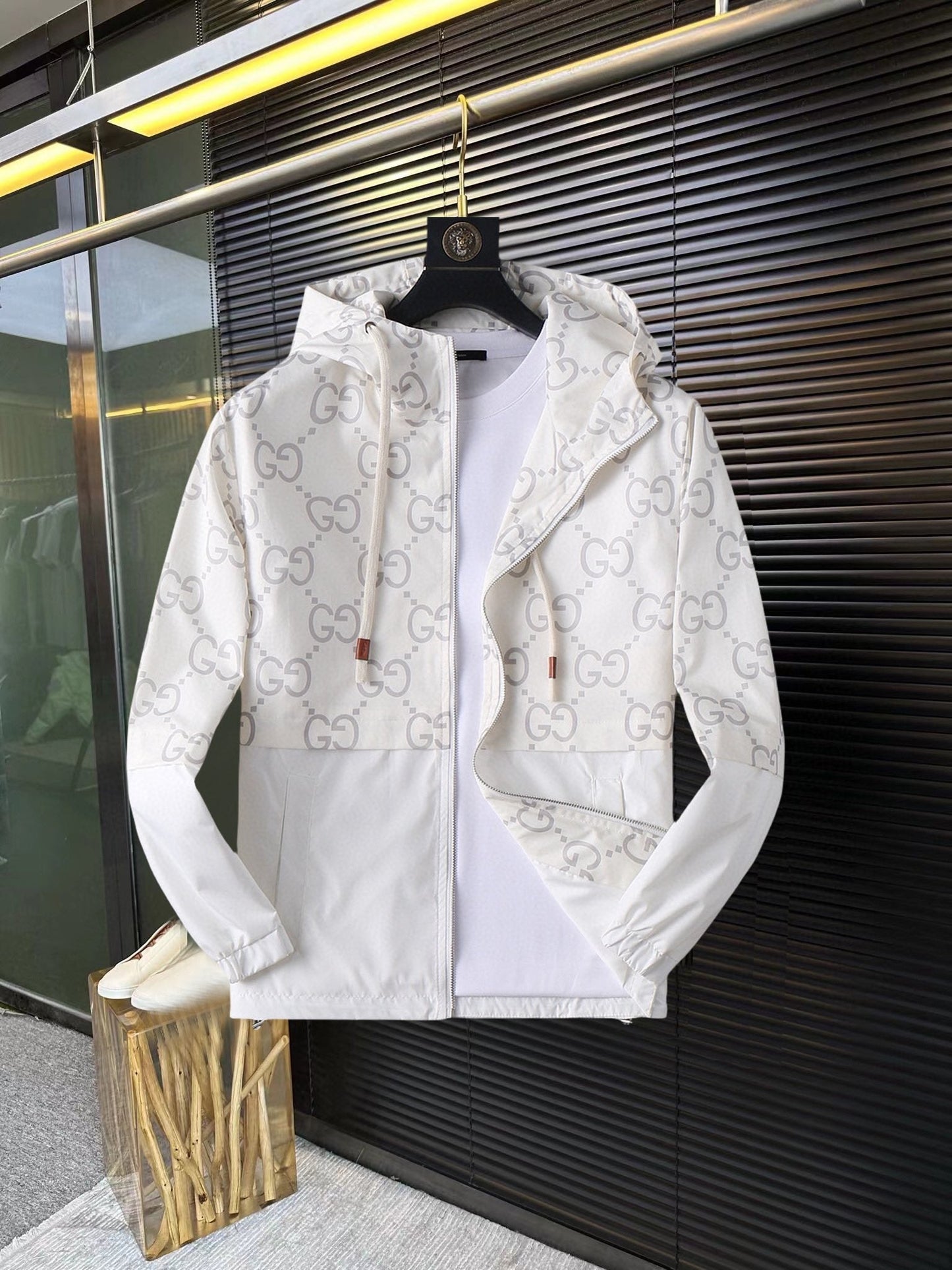 MINIMALIST STREET STYLE
