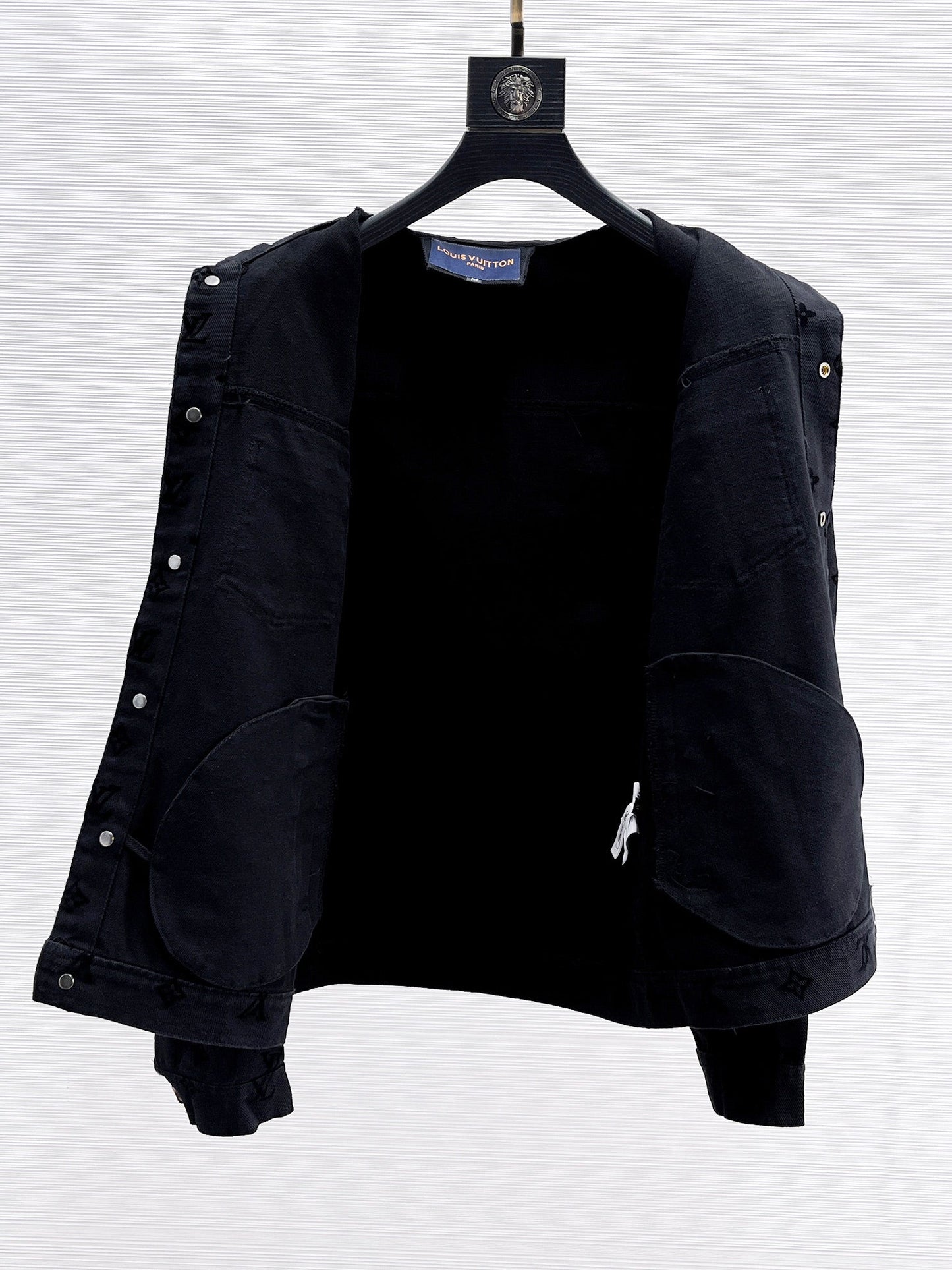 MINIMALIST STREET STYLE