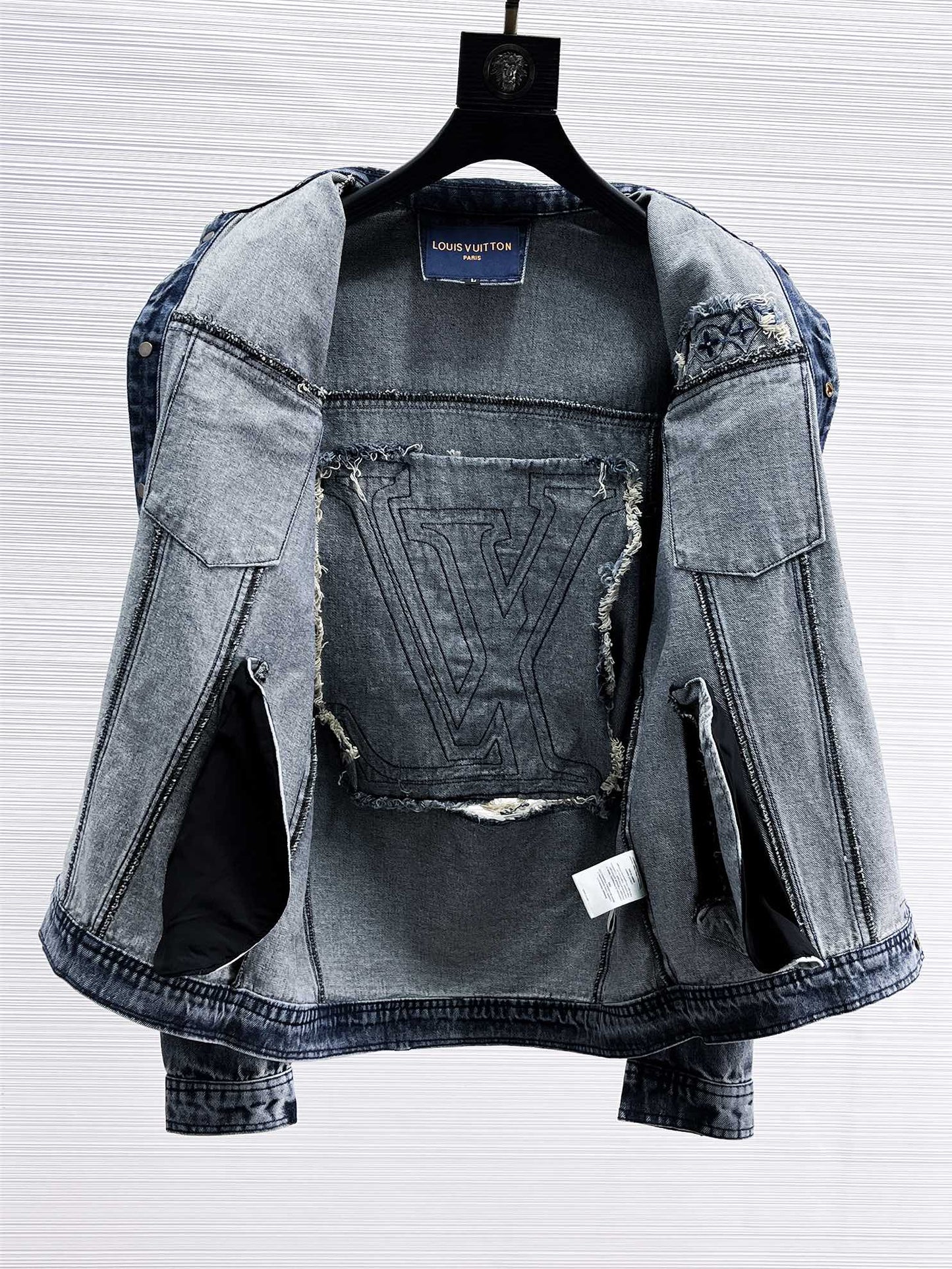 MINIMALIST STREET STYLE