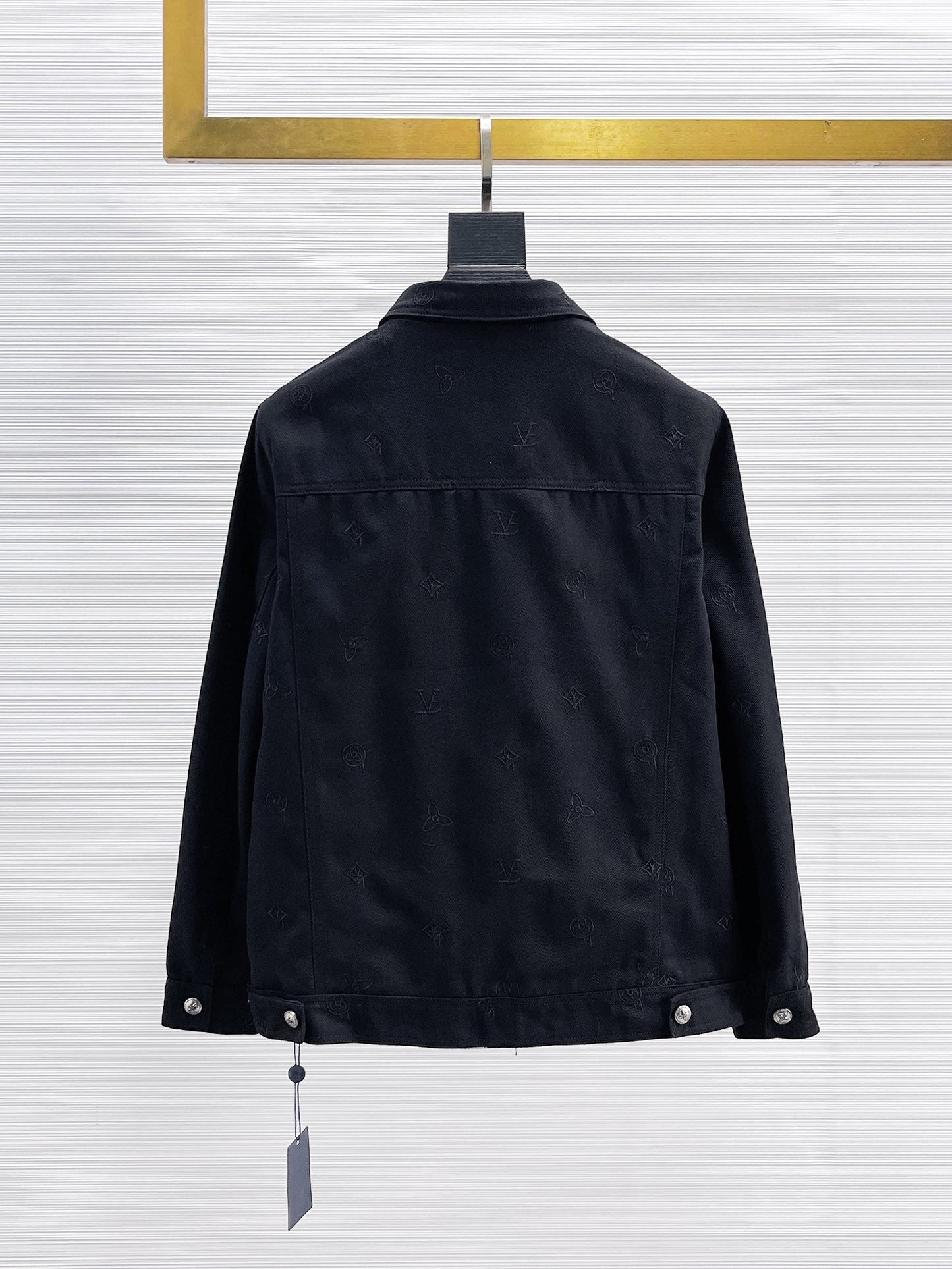 MINIMALIST STREET STYLE