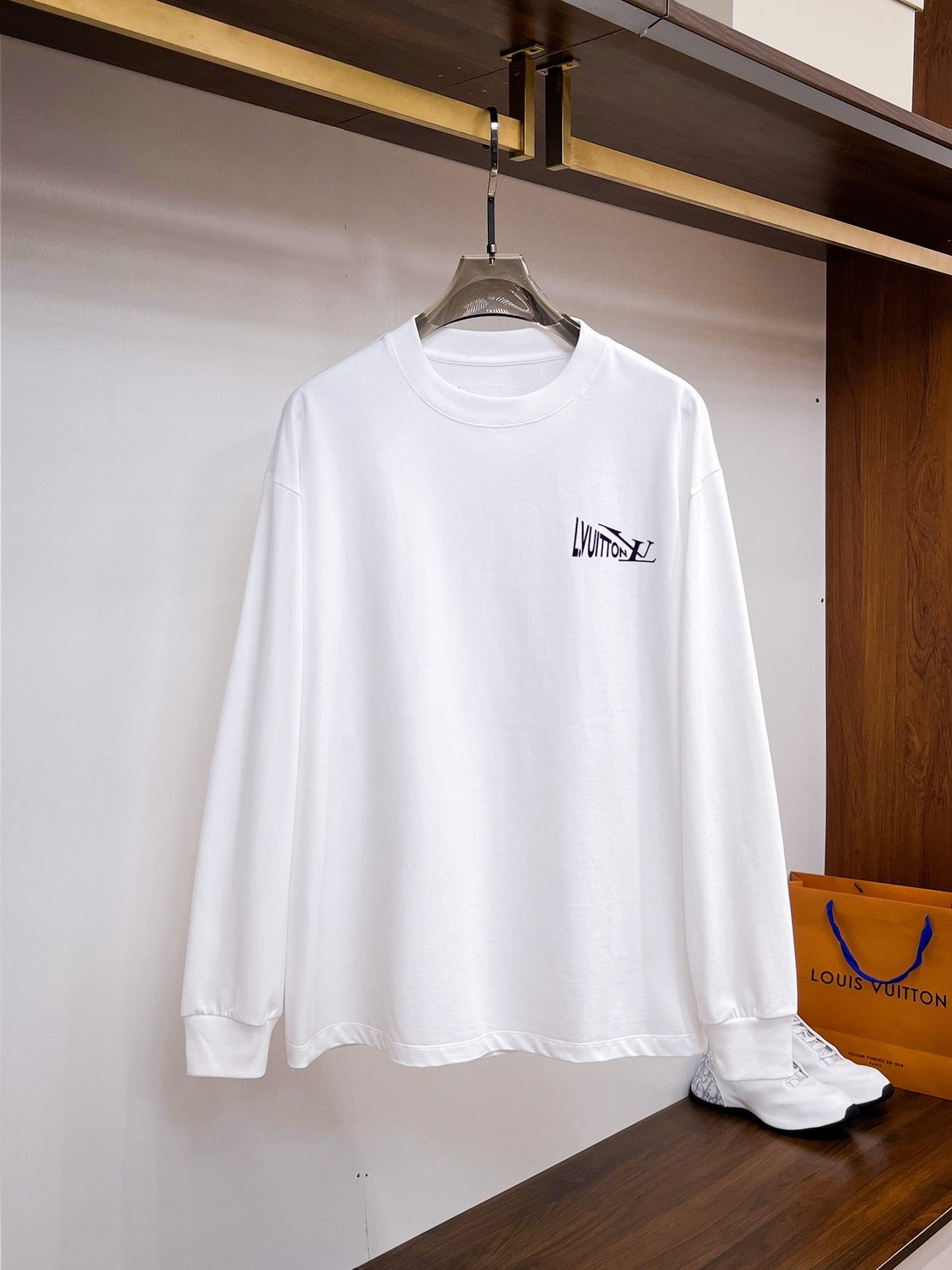 MINIMALIST STREET STYLE