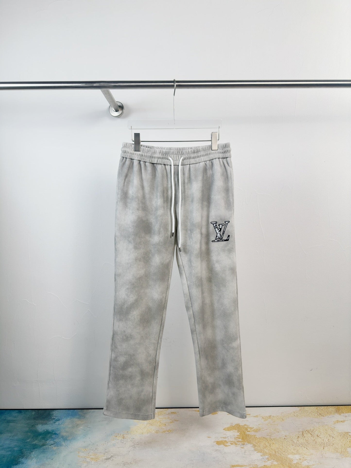 MINIMALIST STREET STYLE