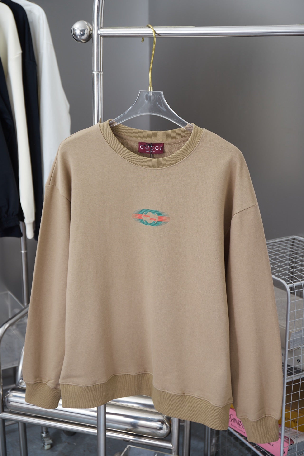 MINIMALIST STREET STYLE