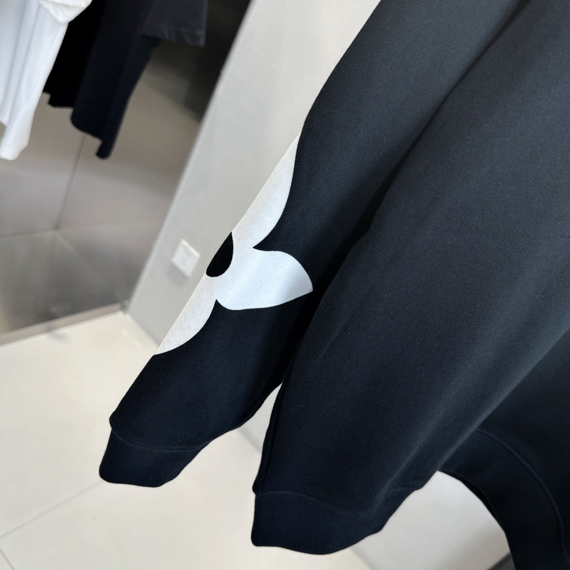 MINIMALIST STREET STYLE