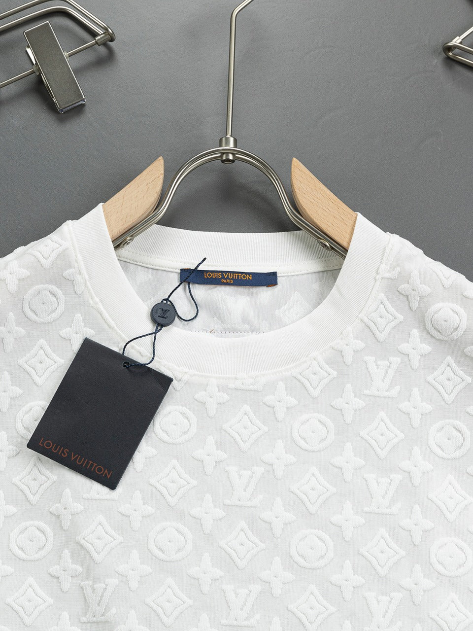 MINIMALIST STREET STYLE