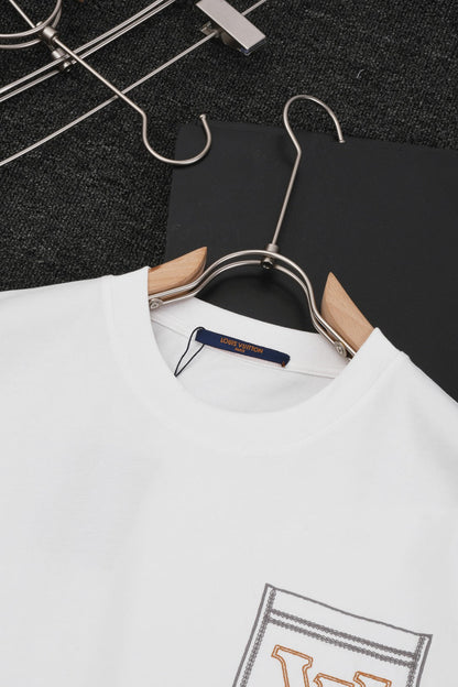 MINIMALIST STREET STYLE