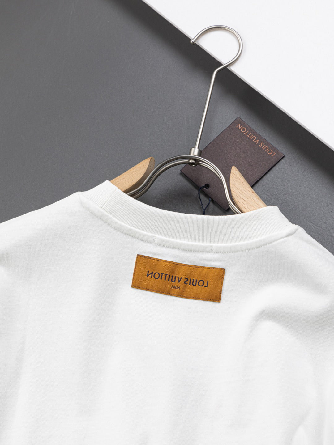 MINIMALIST STREET STYLE