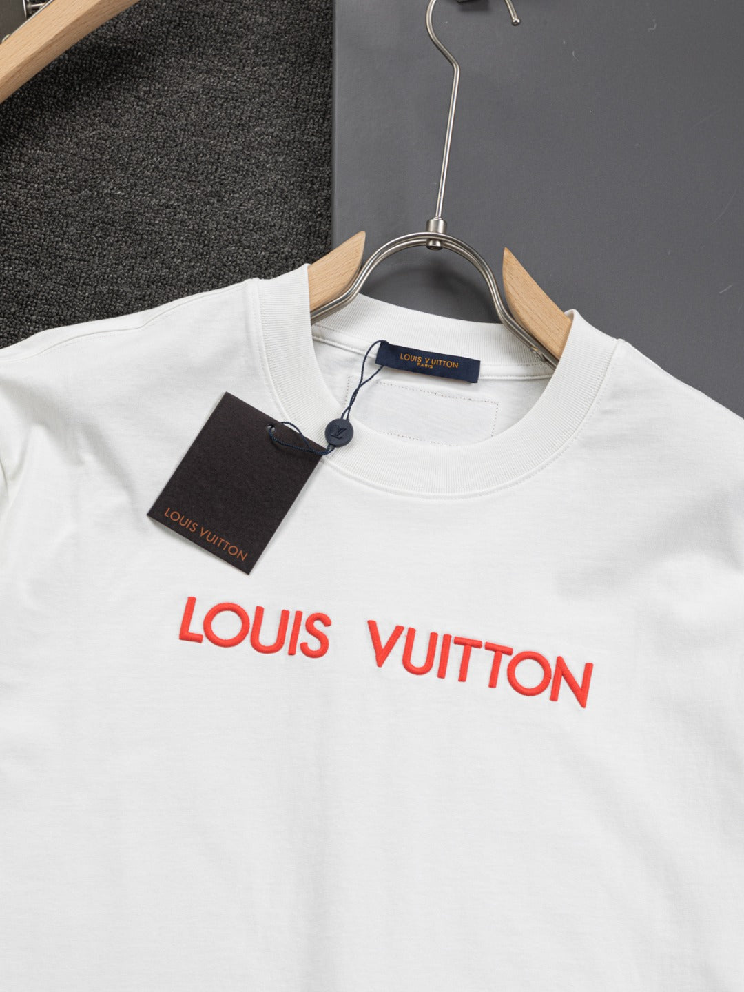 MINIMALIST STREET STYLE