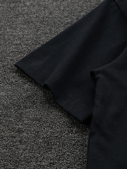MINIMALIST STREET STYLE