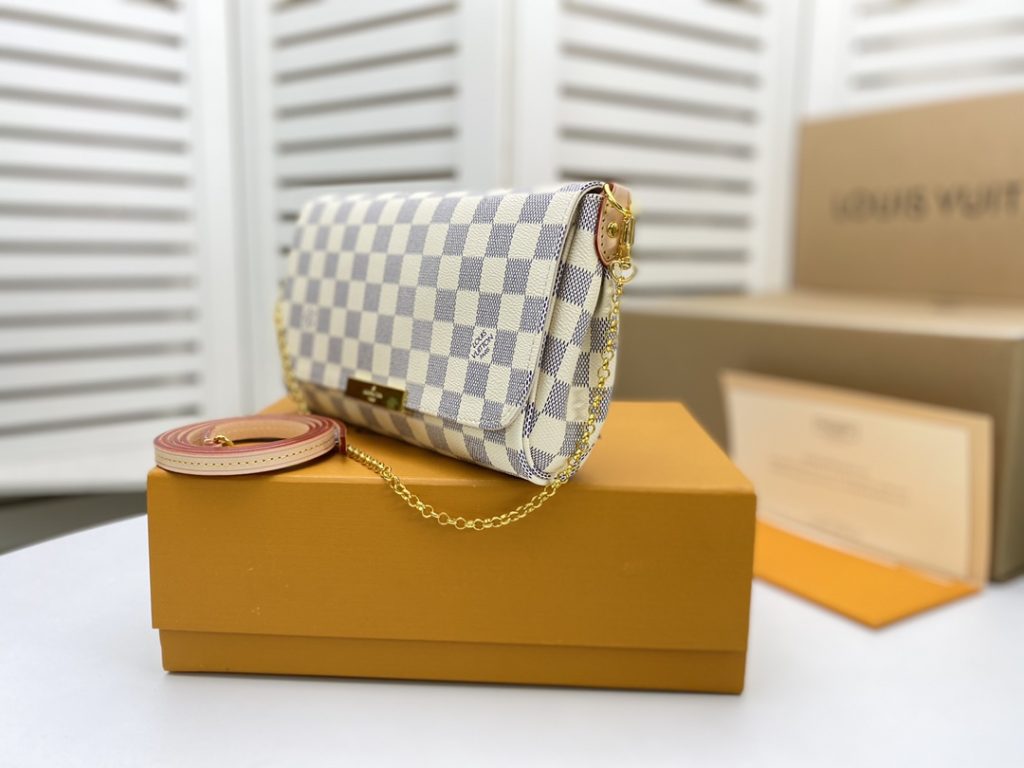 Louis Vuitton Women'S Favorite MM Damier Azur 28Cm - Image 8