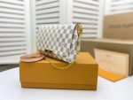 Louis Vuitton Women'S Favorite MM Damier Azur 28Cm - Image 8