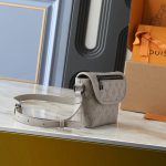 Louis Vuitton Pulse Wearable Wallet Sand 22cm M14794 - Image 4