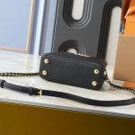 Louis Vuitton Capucines Mini Black 21Cm - Image 5