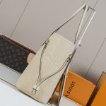 Louis Vuitton Neverfull MM Crème Beige 31Cm M46676 - Image 5