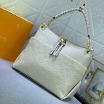 Louis Vuitton Maida Hobo Handbag White 33Cm - Image 4