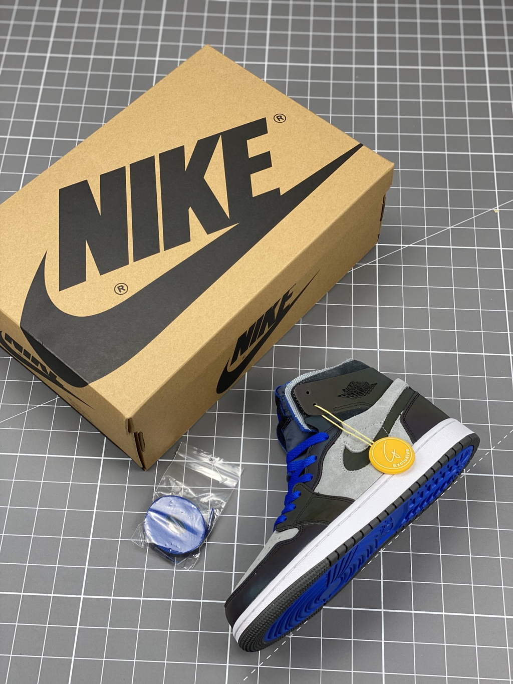 LPL x Jordan 1 High Zoom - Image 2