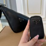 Prada Triangle Shoulder Bag Black 27Cm - Image 4