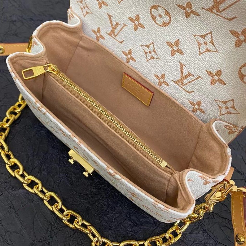 Louis Vuitton Pochette Métis East West Monogram Canvas 21Cm M46914 - Image 4