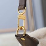 Louis Vuitton Pochette Mia Creme 22Cm M26245 - Image 9