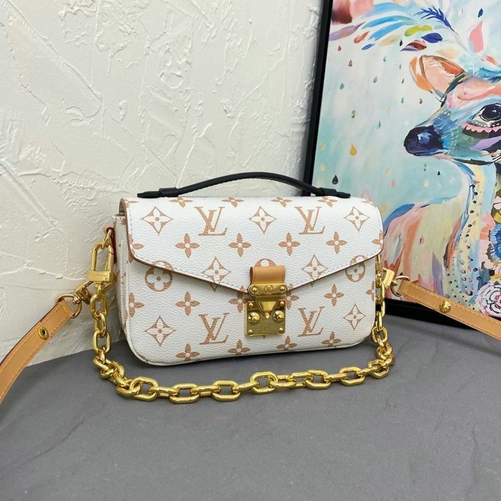 Louis Vuitton Pochette Métis East West Monogram Canvas 21Cm M46914 - Image 3