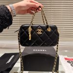 Chanel Matelasse Flap Bag With Chain Black 20Cm - Image 3