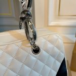 Chanel Cambon Bowler Bag Quilted Leather White And Black 26Cm - Image 4