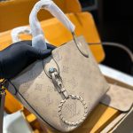 Louis Vuitton Blossom Mahina Leather Bag Beige 21Cm - Image 8