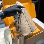 Louis Vuitton Blossom Mahina Leather Bag Beige 21Cm - Image 7