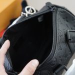 Louis Vuitton Keepall Bandoulière 25 Monogram Taurillon Black 24cm M20900 - Image 6