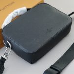 Louis Vuitton Avenue Messenger Bag Black 23Cm M11657 - Image 9