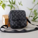 Louis Vuitton Getaway Messenger Monogram Eclipse Bag Black 20Cm M12518 - Image 3