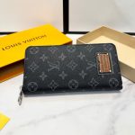 Louis Vuitton Vertical Wallet Monogram Black 20cm - Image 3