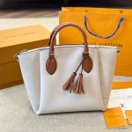 Louis Vuitton Mahina Leather Haumea Bag White 30Cm - Image 3