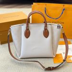 Louis Vuitton Mahina Leather Haumea Bag White 30Cm - Image 4