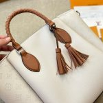 Louis Vuitton Mahina Leather Haumea Bag White 30Cm - Image 6