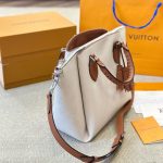 Louis Vuitton Mahina Leather Haumea Bag White 30Cm - Image 7