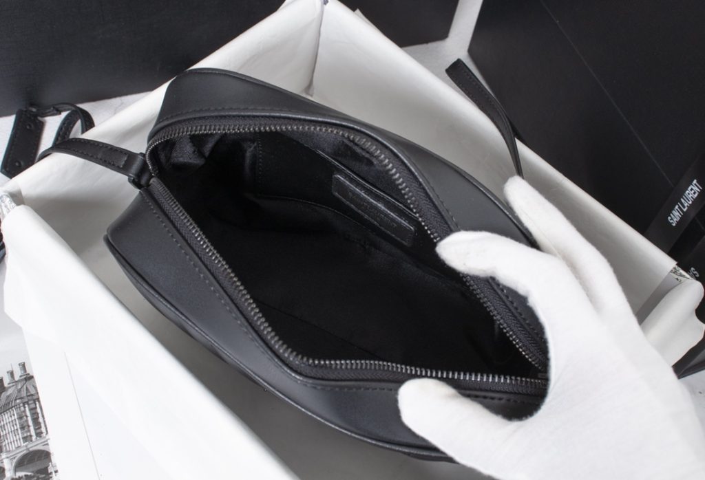 Saint Laurent Lou Camera Bag In Quilted Black Noir Leather 23Cm 612544Dv7081000 - Image 8