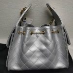 Chanel 25 Small Handbag Metallic Grained And Gold Tone Metal Silver 26cm AS5293 B20405 NZV67 - Image 7