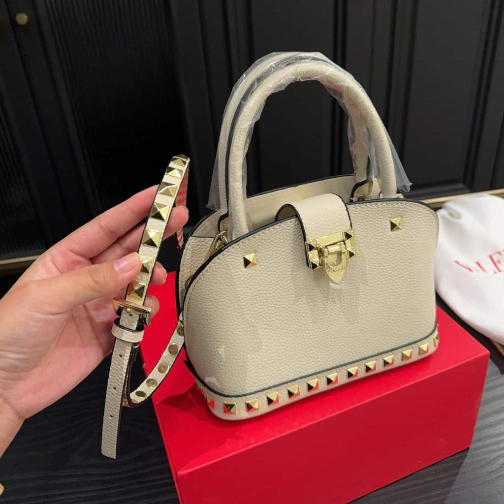 Valentino Garavani Rockstud Handbag In Grainy Leather White 21Cm - Image 4