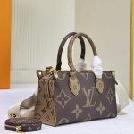 Louis Vuitton Onthego East West Giant Monogram 25Cm M46653 - Image 6