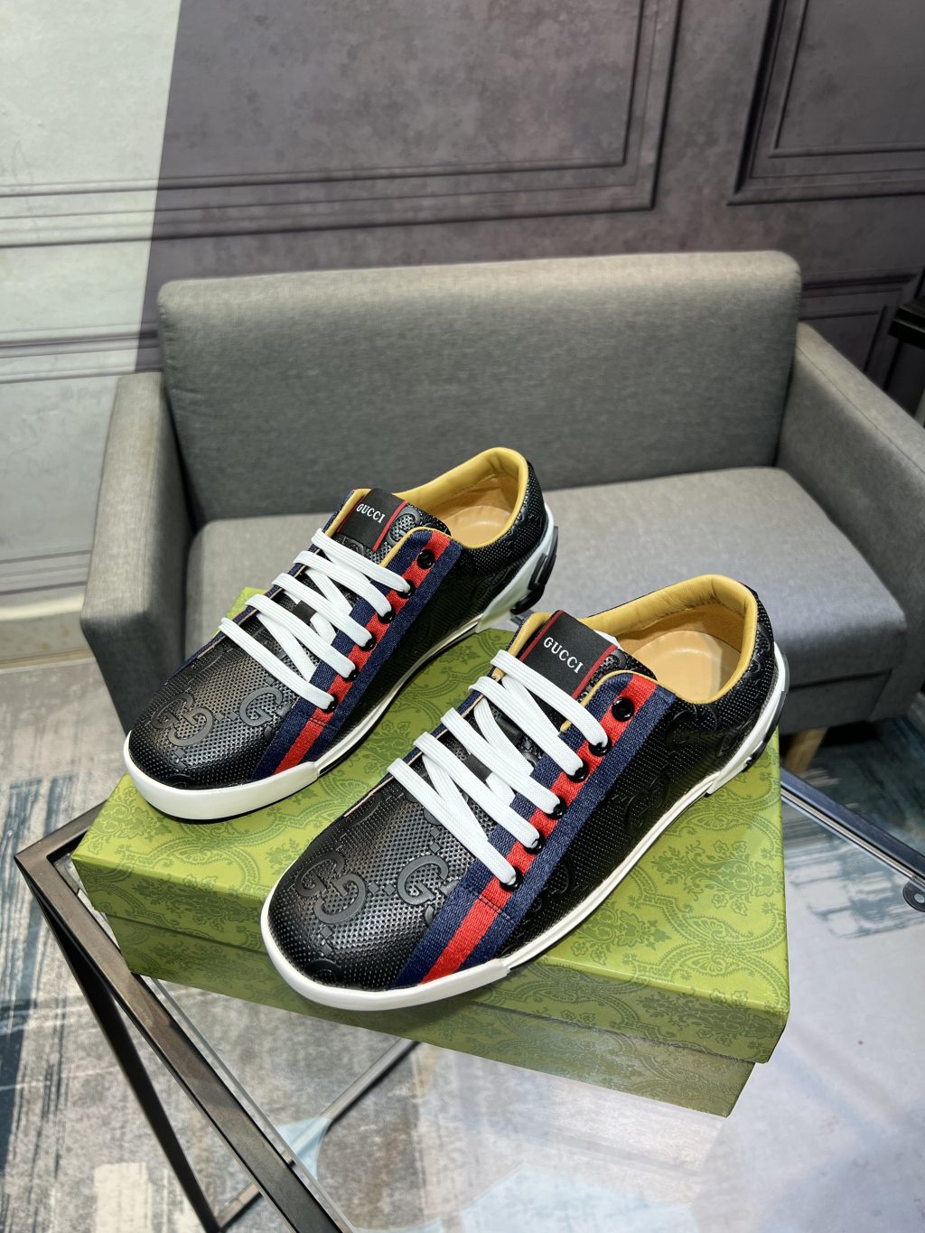 Gucci Boulevard Script Logo Lace Up Sneakers - Image 7
