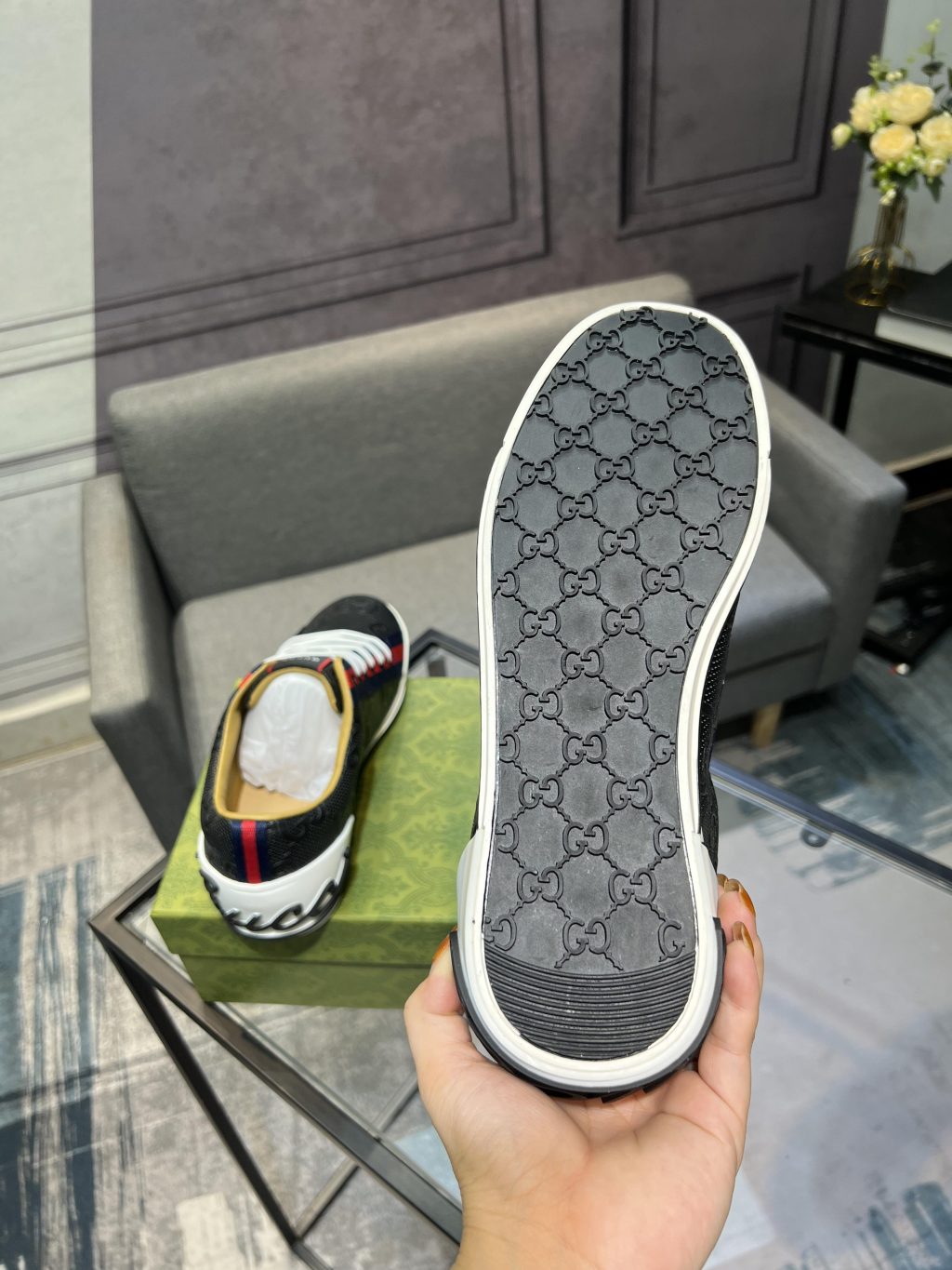 Gucci Boulevard Script Logo Lace Up Sneakers - Image 3