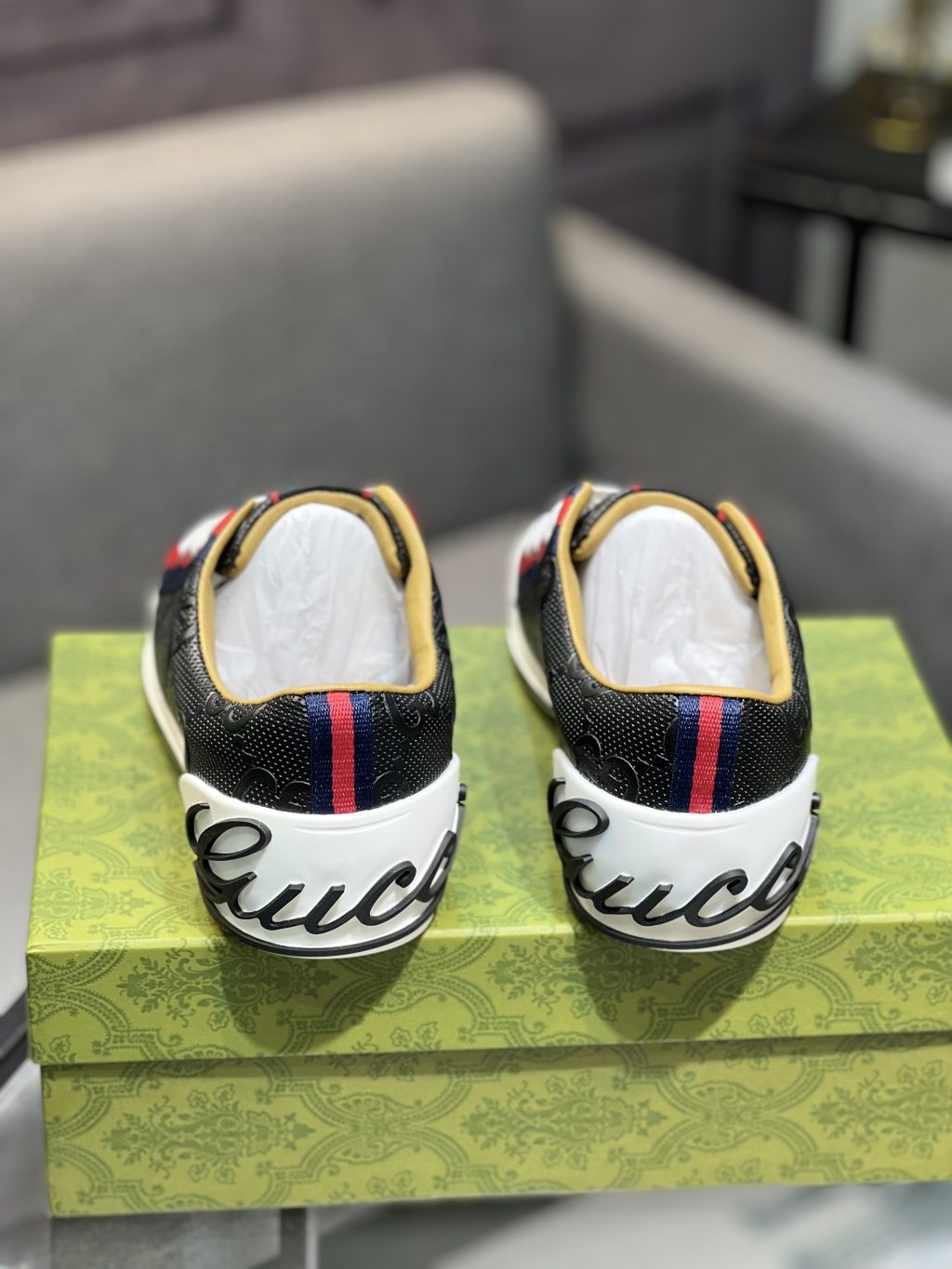 Gucci Boulevard Script Logo Lace Up Sneakers - Image 4