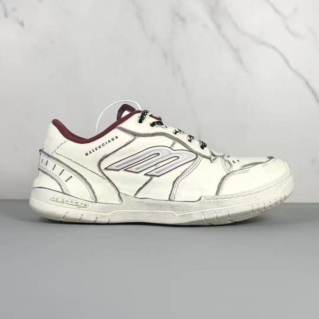 BALENCIAGA  Hamptons Worn-out Sneaker - Image 2