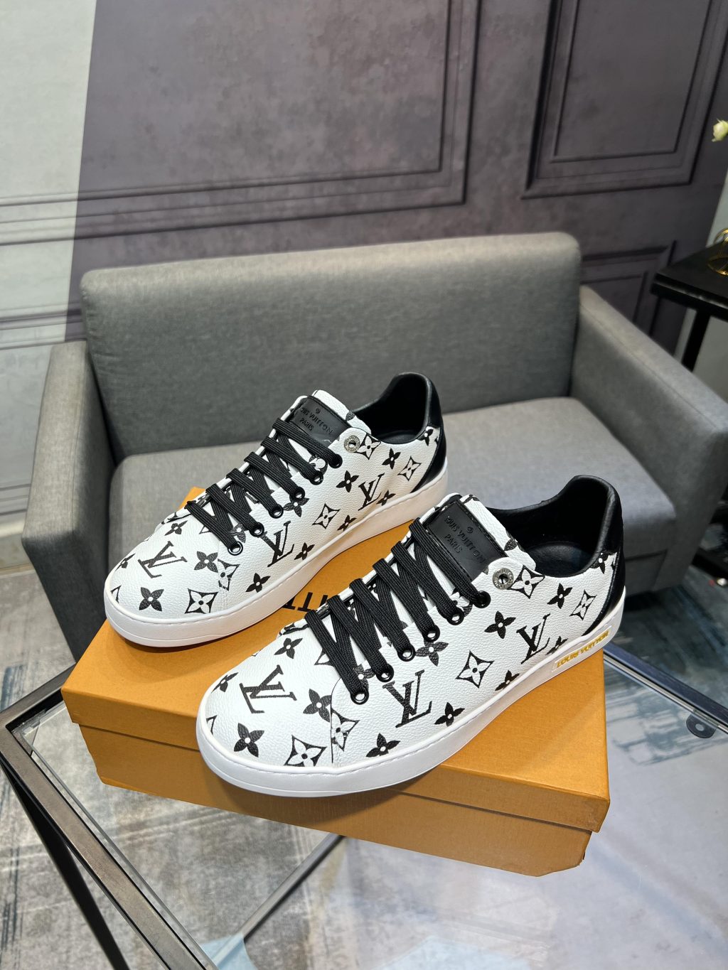 NEW ARRIVAL LOUIS VUITTON  SNEAKER - Image 8