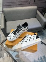 NEW ARRIVAL LOUIS VUITTON  SNEAKER - Image 4