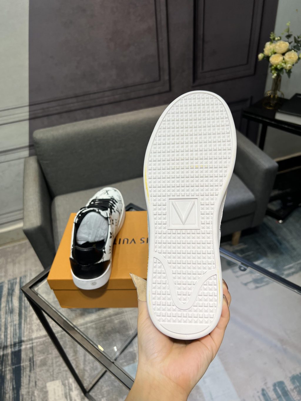 NEW ARRIVAL LOUIS VUITTON  SNEAKER - Image 6
