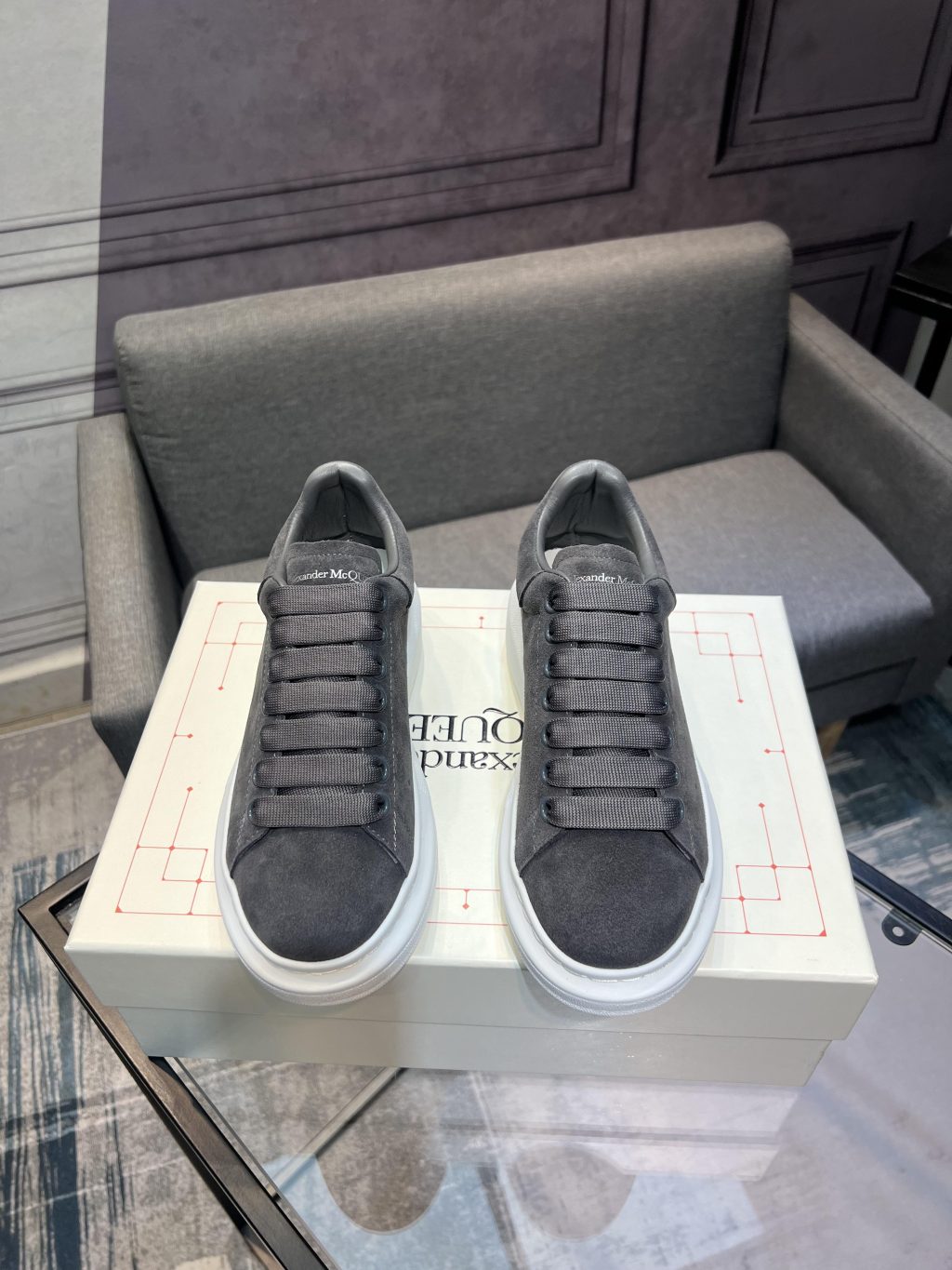 Alexander McQueen Sneaker - Image 5