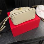Valentino Garavani Rockstud Handbag In Grainy Leather White 21Cm - Image 7