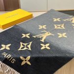 Louis Vuitton Gradient Shawl 190Cm - Image 6